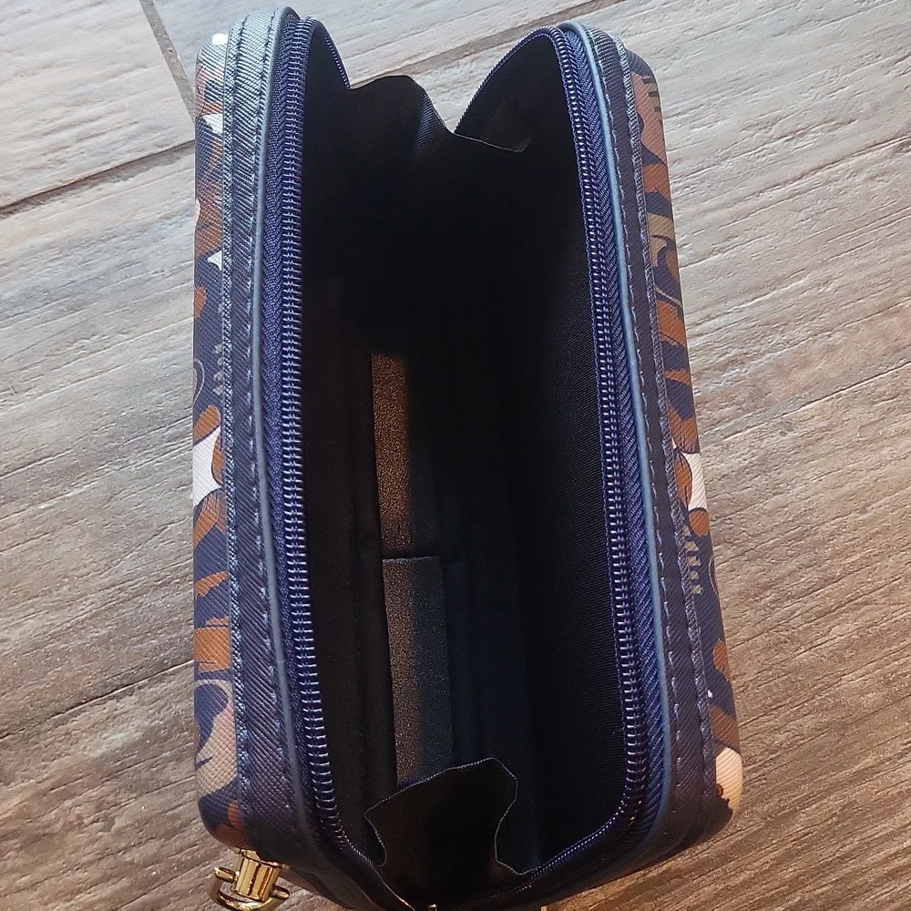 IZZY & LIV Powerful Women Crossbody Clutch Bag w/ Adjustable Strap Gold Accents - Picture 8 of 13